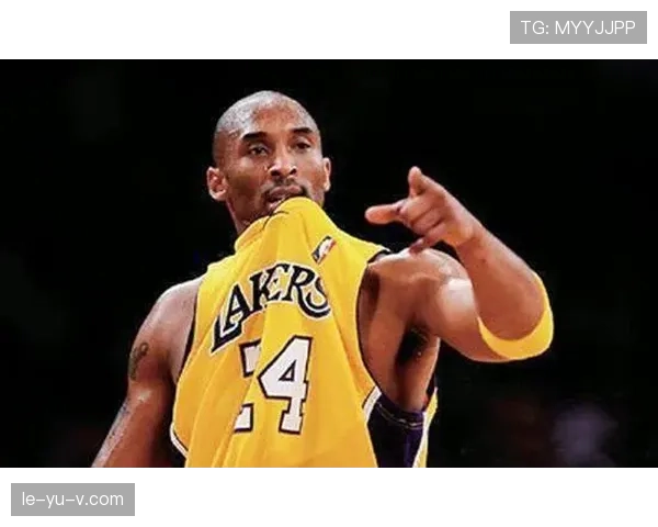 斯托克顿抢断王再显神威,赛场上的防守大师引领球队逆转取胜 斯托克顿抢断王再显神威,赛场上的防守大师引领球队逆转取胜