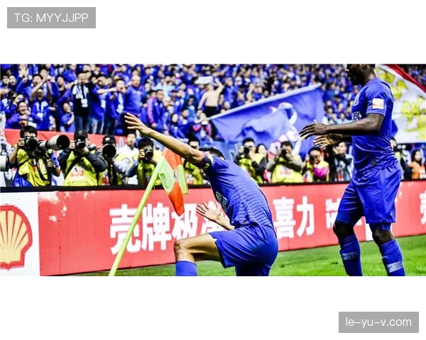 伊尼戈·马丁内斯头球建功，防线化身进攻利器引关注