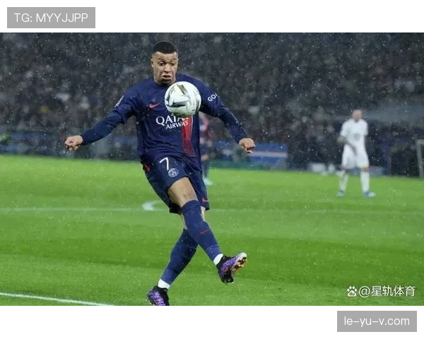 若昂·坎塞洛对位姆巴佩:面对顶级速度型边锋考验 若昂·坎塞洛对位姆巴佩:面对顶级速度型边锋考验