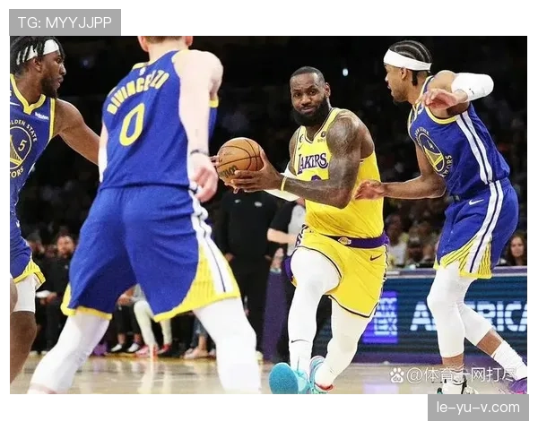 米德尔顿利用挡拆打出高效三分命中率拉开球队进攻空间