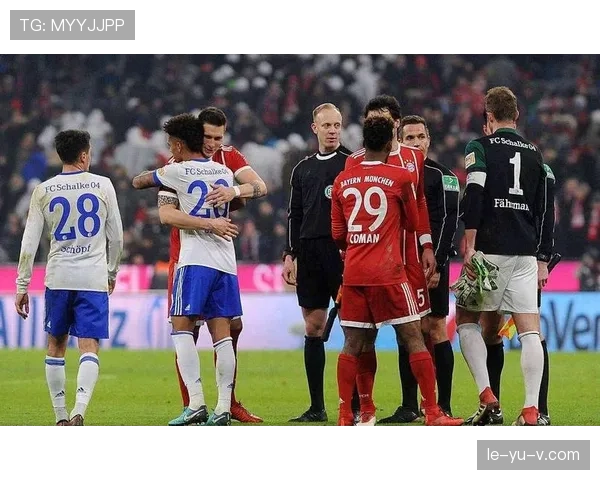 球队危机来临：拜仁管理层混乱，战术体系陷入僵局，豪门地位岌岌可危！